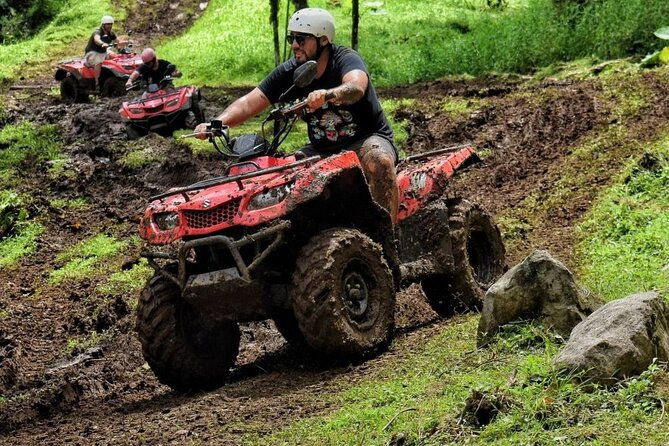 one-person-atv-driving-in-visita-nomada
