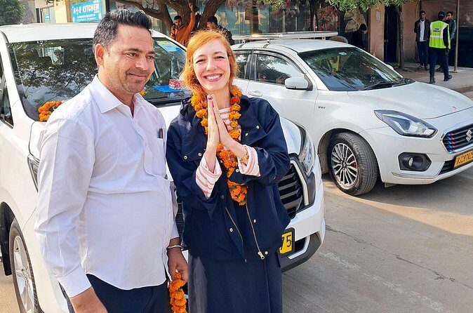 One-Way Transfers assistance Agra to Jaipur Drop with stops - The Fatehpur Sikri Stop: A Guided Step into Mughal History