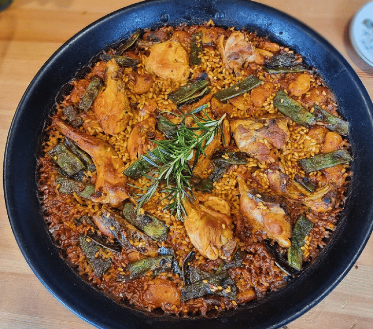 onlyforyou-paella-session-at-a-michelin-trained-chefs-home
