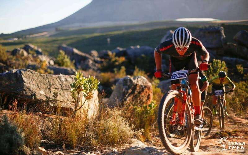 ontario-scenic-guided-bike-tour-with-gear-included