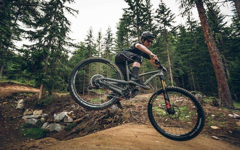 ontario-scenic-guided-bike-tour-with-gear-included