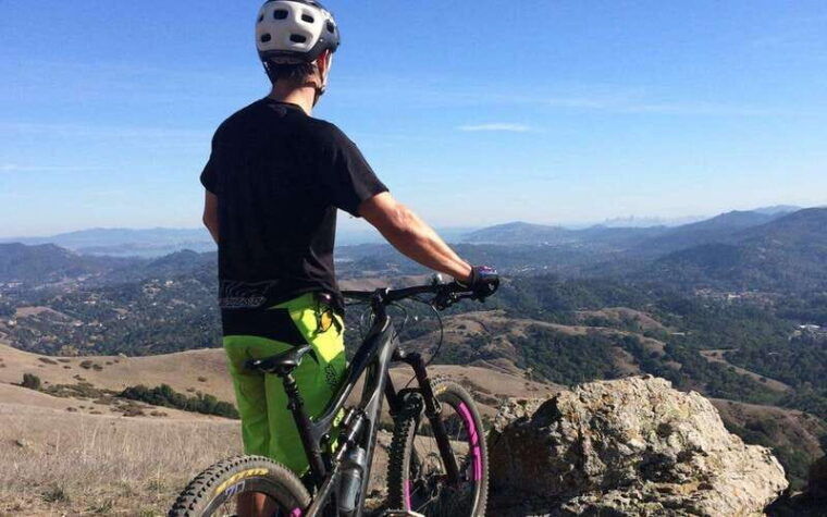 ontario-scenic-guided-bike-tour-with-gear-included