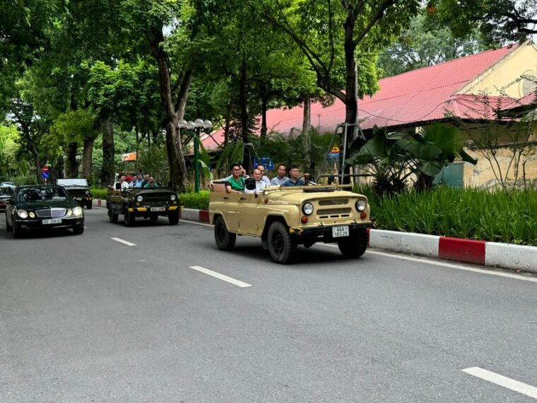 open-air-jeep-city-tour-4-hours-backstreet-hidden-gems