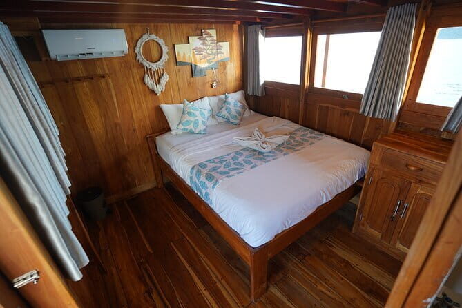 Open Sailing Trip Labuan Bajo, Using Singkolo Pinishi Boat - Detailed Breakdown of the Itinerary