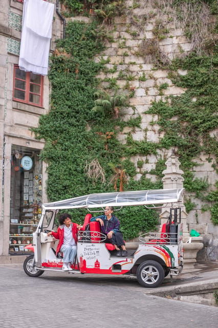 oporto-tuk-tuk-tour-fast-fun-flexible-1h-to-full-day