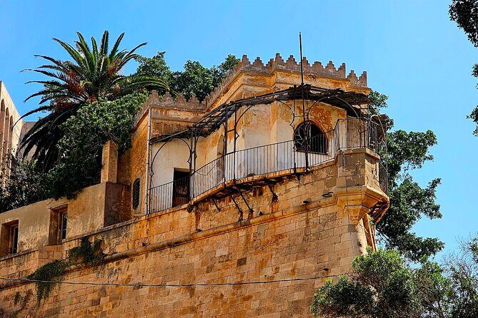 Oran: Walking tour through El Bahia with a local - FAQs