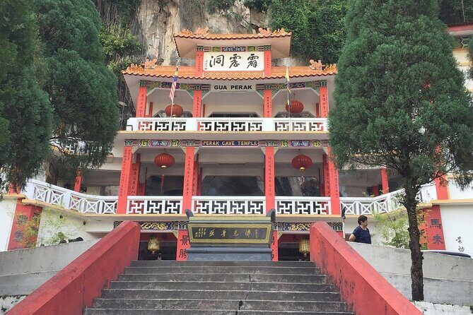 Orangutan Island & Perak Tong Cave Temple Tour from Kuala Lumpur - FAQ