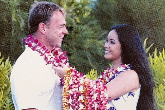 orchid-airport-lei-greeting-maui-kahului-airport-ogg