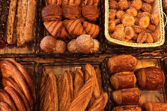 organic-market-tasting-history-tour-by-the-eiffel-tower