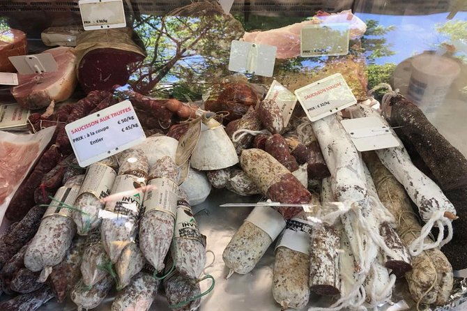 organic-market-tasting-history-tour-by-the-eiffel-tower