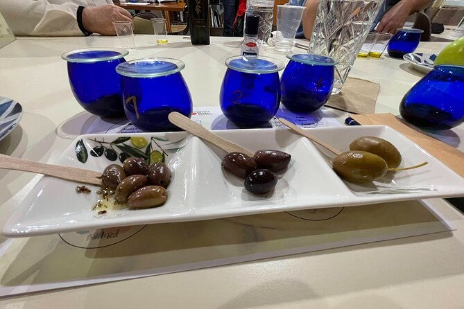 organic-olive-grove-tour-olive-oil-tasting-lunch-in-kalamata