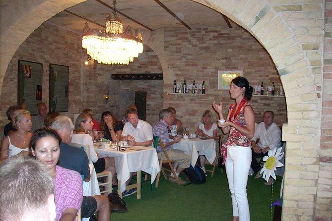 organic-wine-tasting-professional-tasting-of-olive-oil-in-the-oil-museum