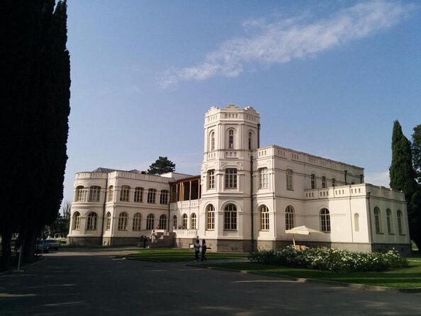 organic-wines-of-mtskheta-private-tour-with-lunch-and-wine-tastings