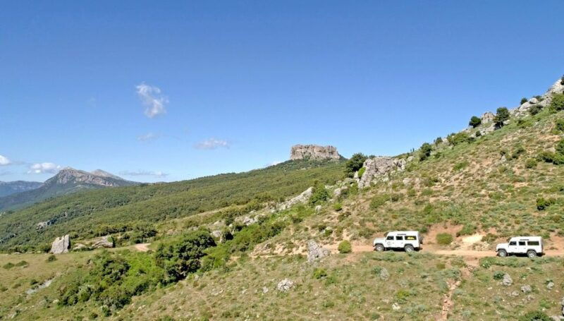 orgosolo-4x4-private-tour-in-supramonte-w-murals-visit