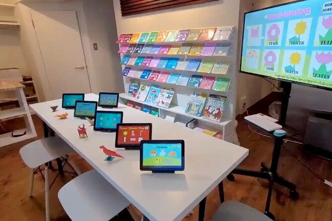 origami-fun-for-families-beginners-in-asakusa