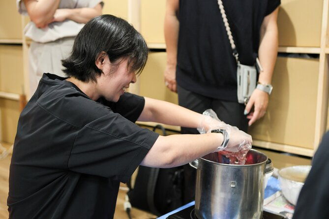 original-scarf-tie-dyeing-experience-and-workshop-tour