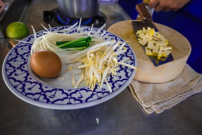 Original Sticky Waterfalls and Thai Cooking Course Premium - Authenticity and Impact of Local Guides