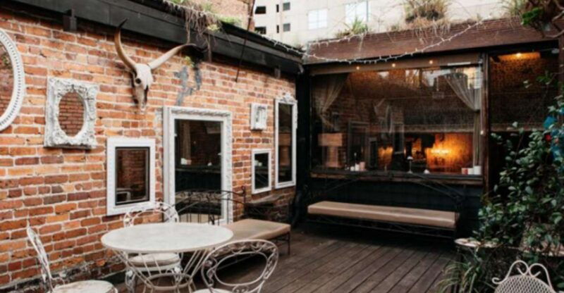 orlando-crawl-hidden-bars-and-speakeasies-tour-in-downtown