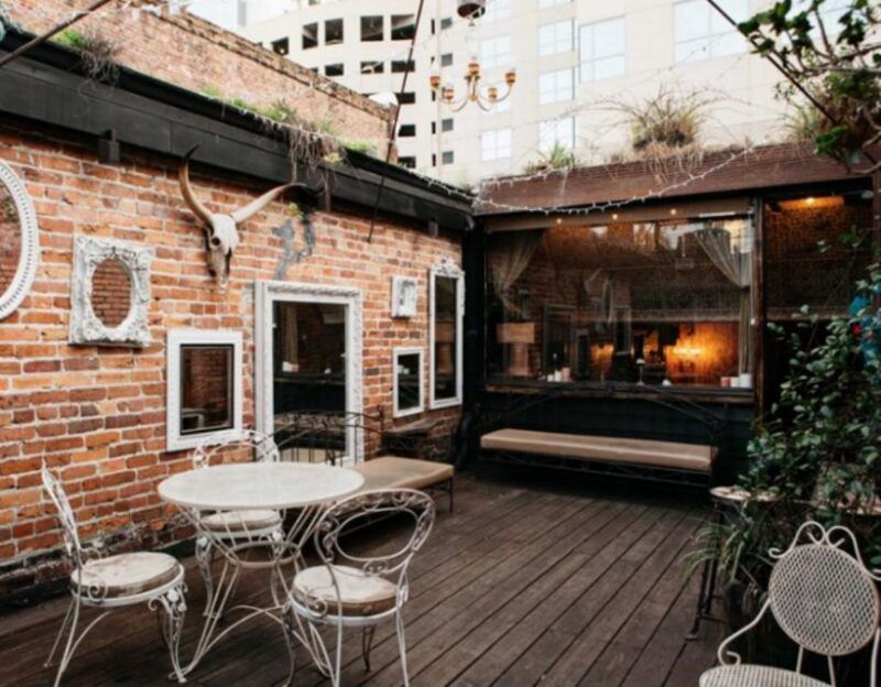 orlando-crawl-hidden-bars-and-speakeasies-tour-in-downtown