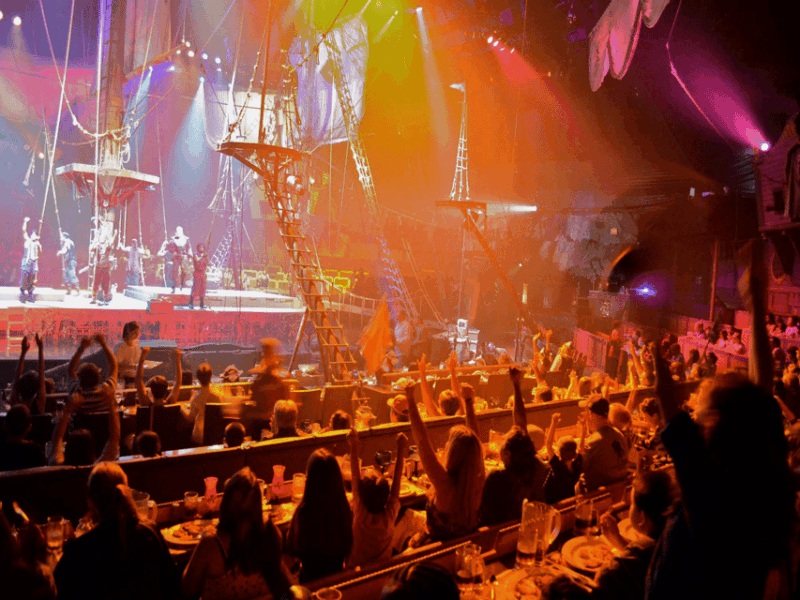 orlando-pirates-adventure-dinner-show-with-drinks