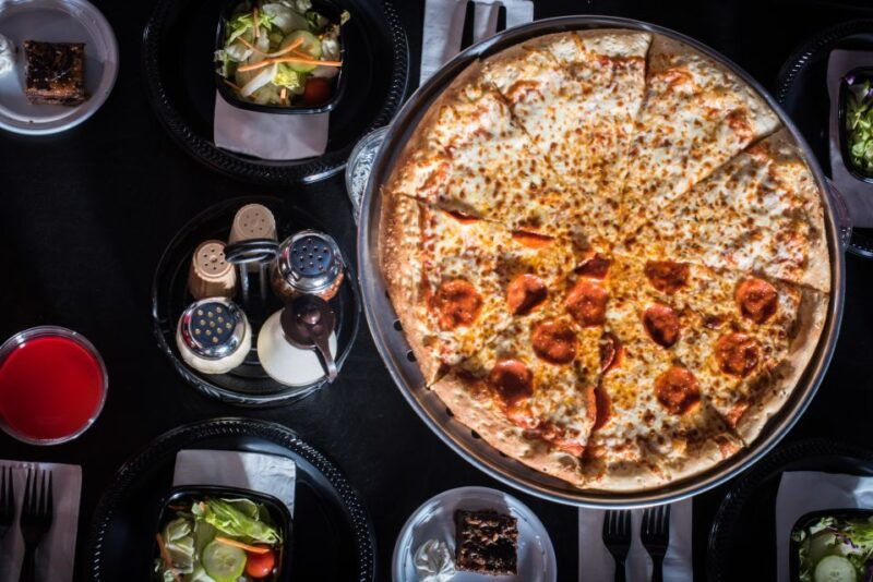 orlando-the-outta-control-magic-comedy-dinner-show