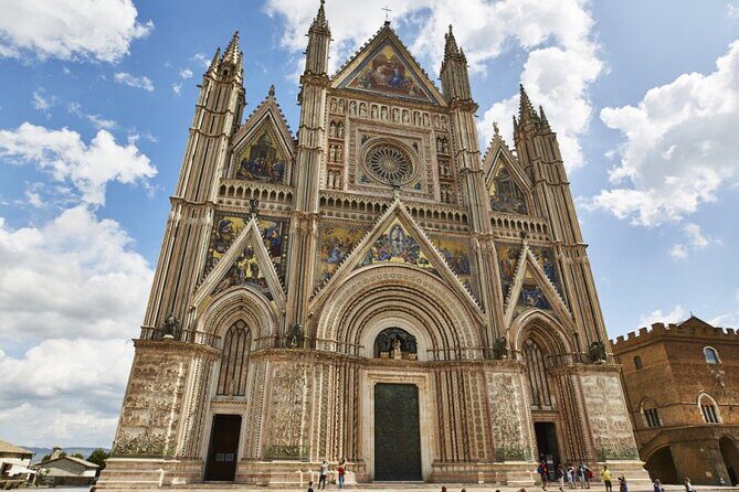 Orvieto and Civita di Bagnoregio Full Day Trip from Rome - Key Points