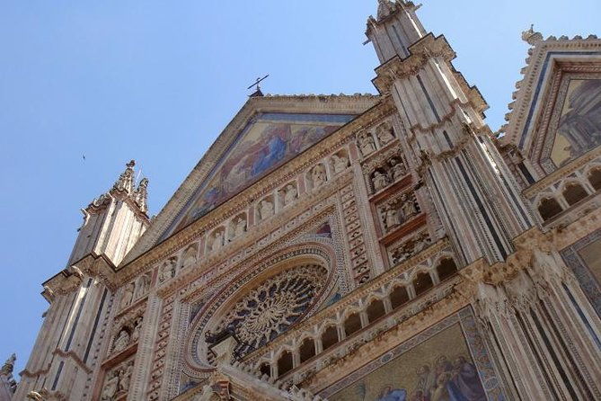 orvieto-civita-di-bagnoregio-port-tour-driver-only-self-touring