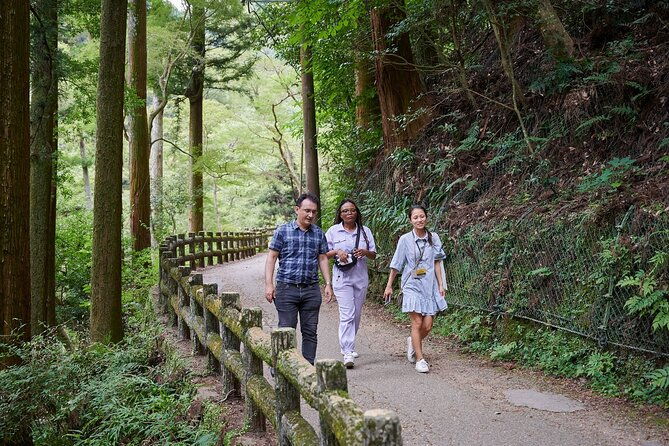 osaka-2-5-hour-private-scenic-hike-to-minoo-waterfall-2