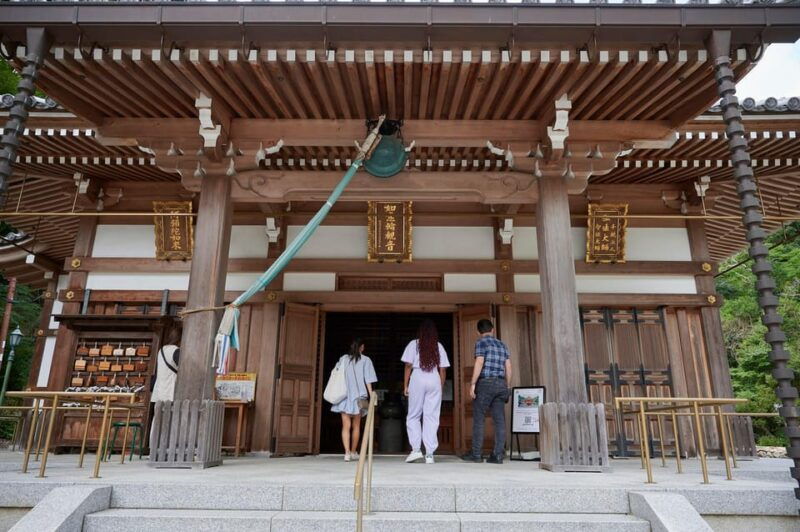 osaka-2-5-hour-private-scenic-hike-to-minoo-waterfall