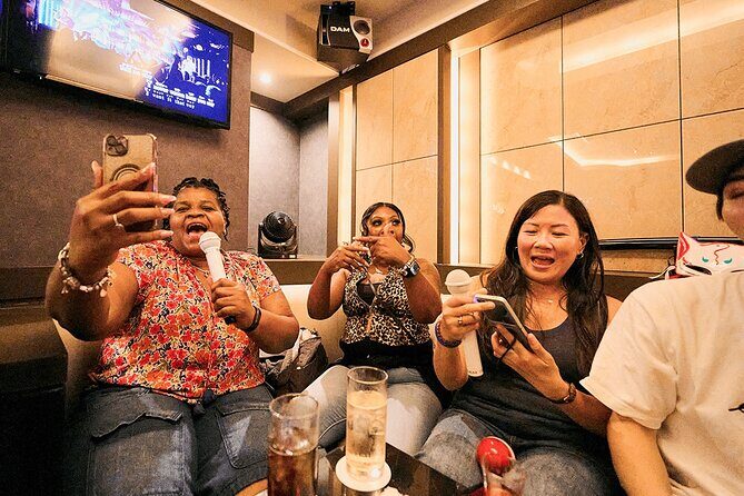 Osaka : Bar Hopping & Night Walking Tour - Key Points