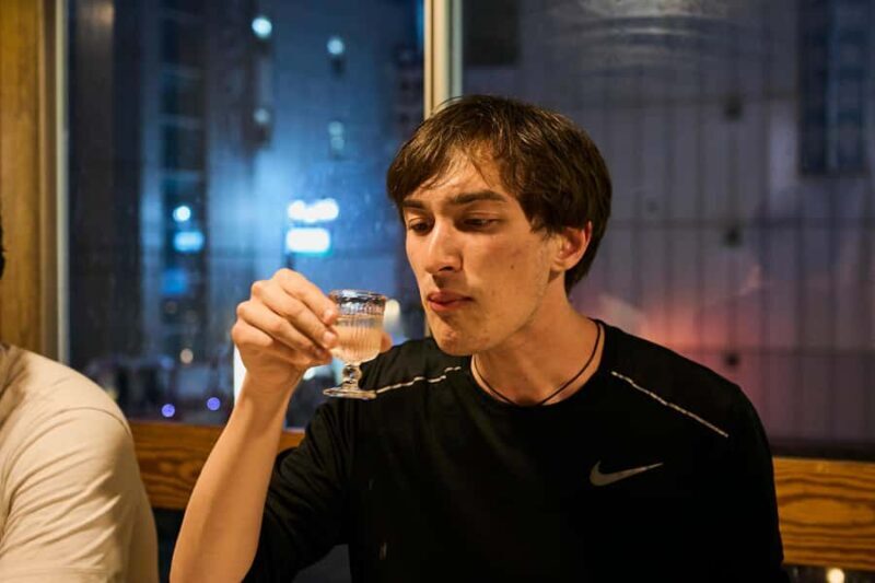 Osaka: Bar Hopping & Night Walking Tour with Locals - Introduction