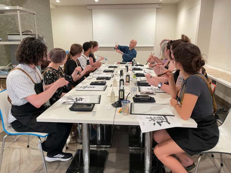 Osaka: Calligraphy Workshop with Tea and Sweets - Osaka: Calligraphy Workshop with Tea and Sweets