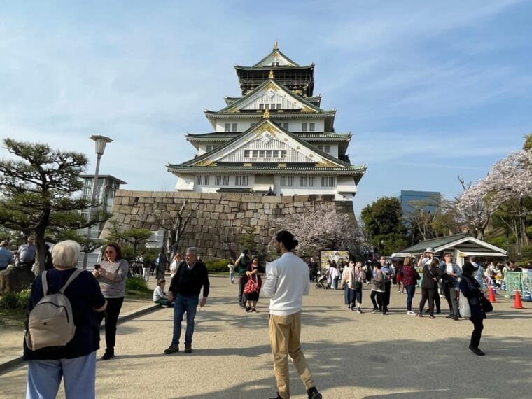 osaka-castle-guided-tour