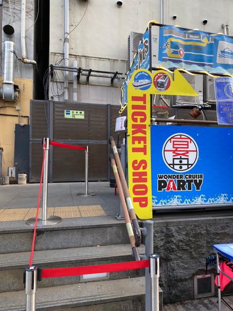 osaka-dotonbori-district-sightseeing-cruise-beer-discount