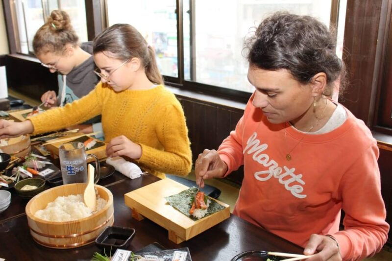 osaka-dotonbori-hand-roll-sushi-experience