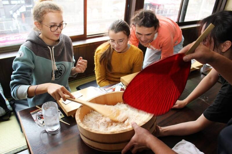 osaka-dotonbori-hand-roll-sushi-experience