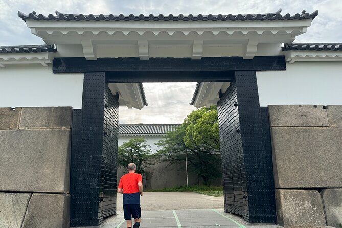 Osaka Early Morning Osaka Castle Tour Avoid Crowds - The Experience in Detail