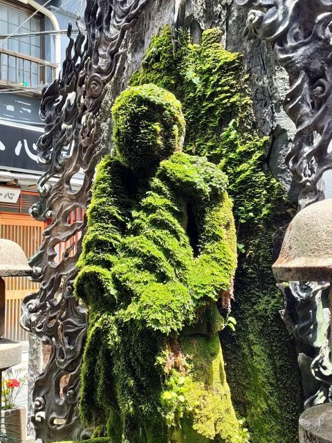 osaka-guided-walking-tour-to-castle-shinsekai-dotonbori