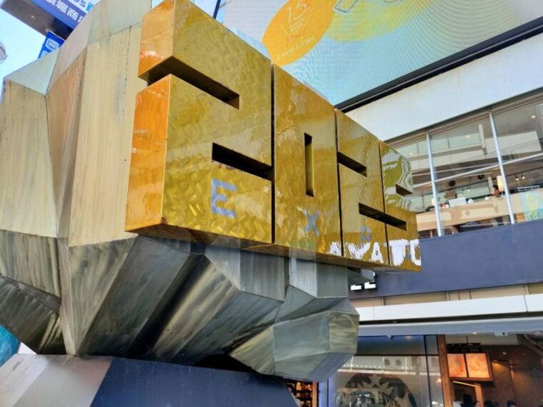 osaka-guided-walking-tour-to-castle-shinsekai-dotonbori