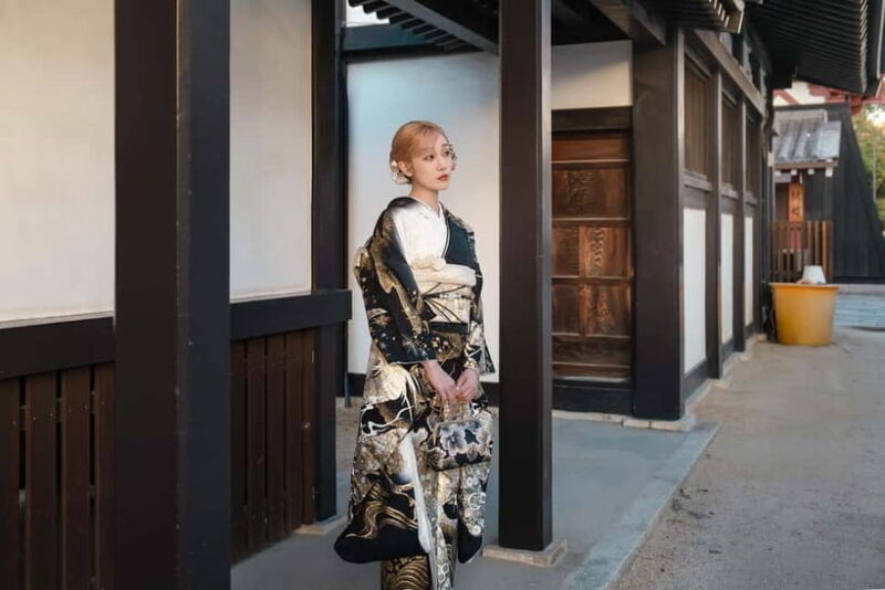 Osaka: High-Class Furisode Kimono 1-Day Rental - Osaka: High-Class Furisode Kimono 1-Day Rental — A Stylish Way to Explore the City