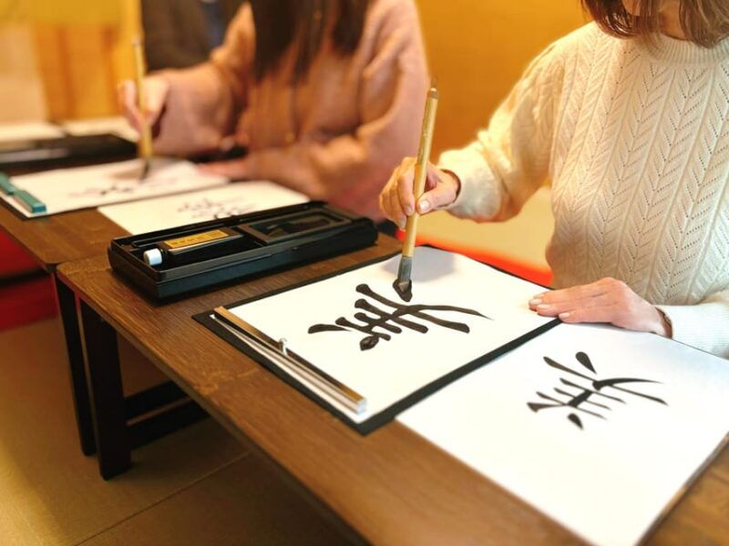 osaka-japanese-calligraphy-experience