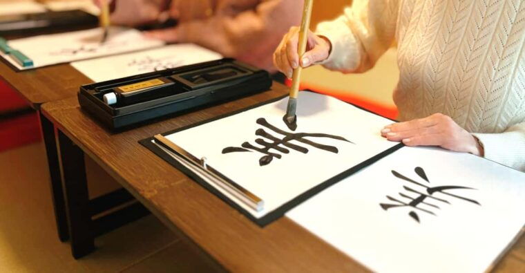 osaka-japanese-calligraphy-experience