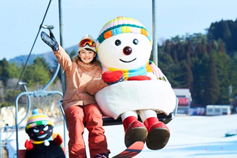 osaka-kobe-mount-rokko-skiing-and-snow-play-1-day-tour