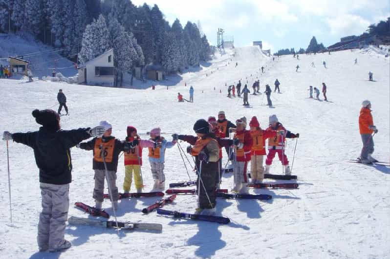 osaka-kobe-mount-rokko-skiing-and-snow-play-1-day-tour