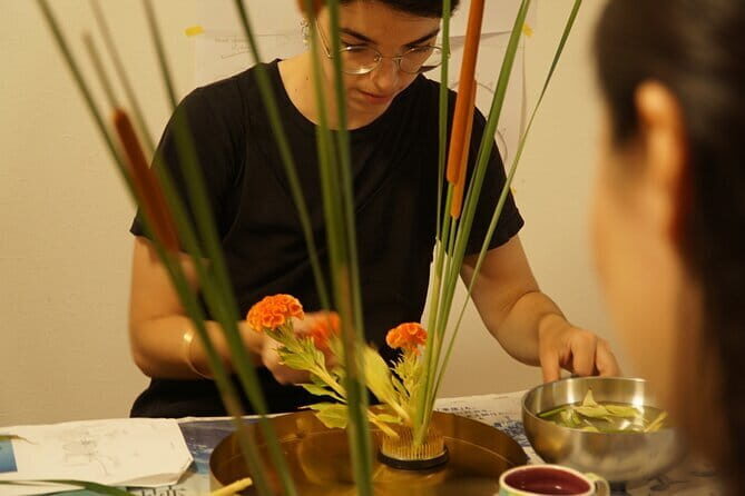 Osaka Learning Ikebana with a Sogetsu School Master - Key Points