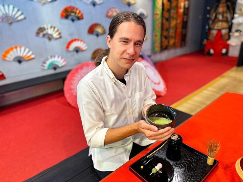 osaka-maki-e-lacquer-painting-and-matcha-experience