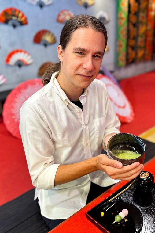 osaka-maki-e-lacquer-painting-and-matcha-experience