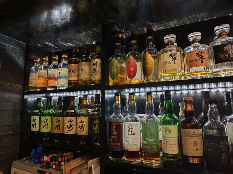 Osaka Namba: Japanese Whisky Tasting and Magic Show - Key Points