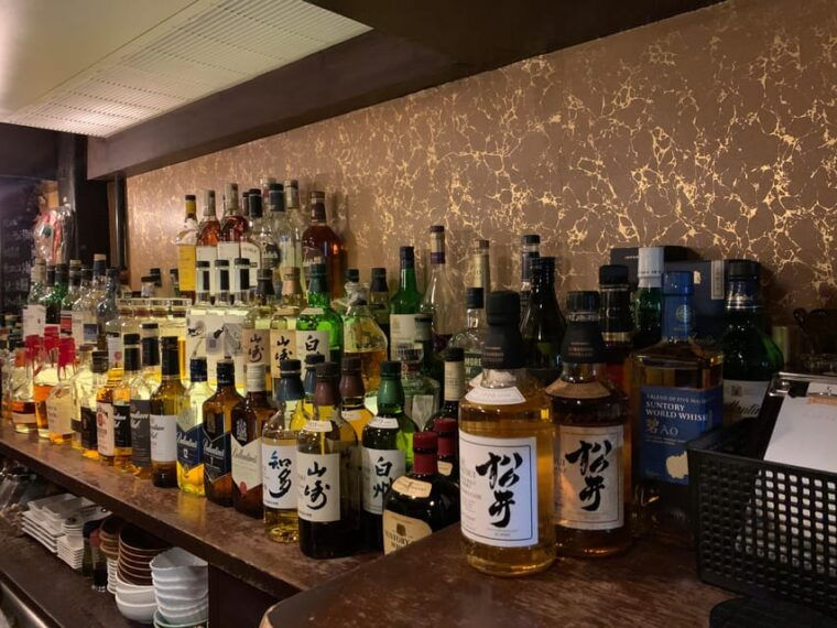 osaka-namba-pub-bar-crawl-with-a-local-guide