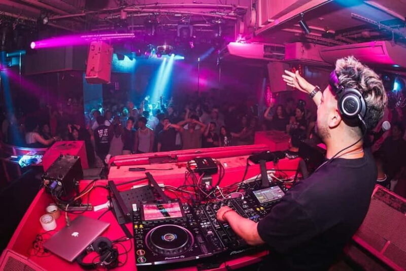 Osaka: Pink Paradise Club with Dance Show and Champagne - Key Points